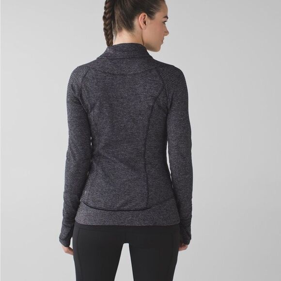 lululemon athletica Think Fast Pullover in Mini Check Pique Heathered Black | 2 - Picture 6 of 8